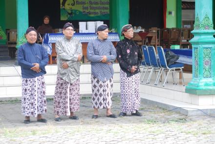 Upacara Peringatan Hari Kartini oleh TP-PKK Desa C