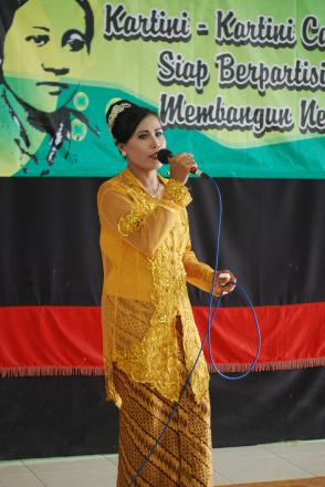 Lomba Menyanyi Ibu-Ibu PKK 